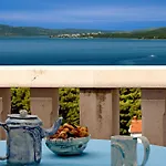 Beautiful For Two Persons With Sea View In Near The Appartement Trogir
