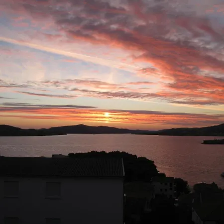 Beautiful For Two Persons With Sea View In Near The *