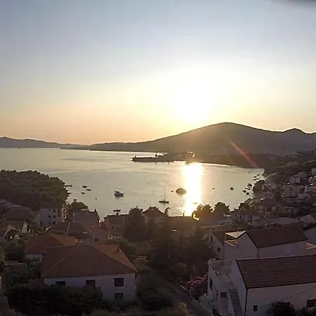 Apartment Beautiful For Two Persons With Sea View In Near The Trogir