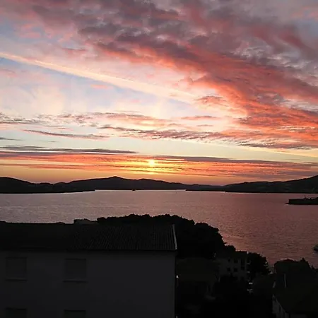 Beautiful For Two Persons With Sea View In Near The Apartment Trogir